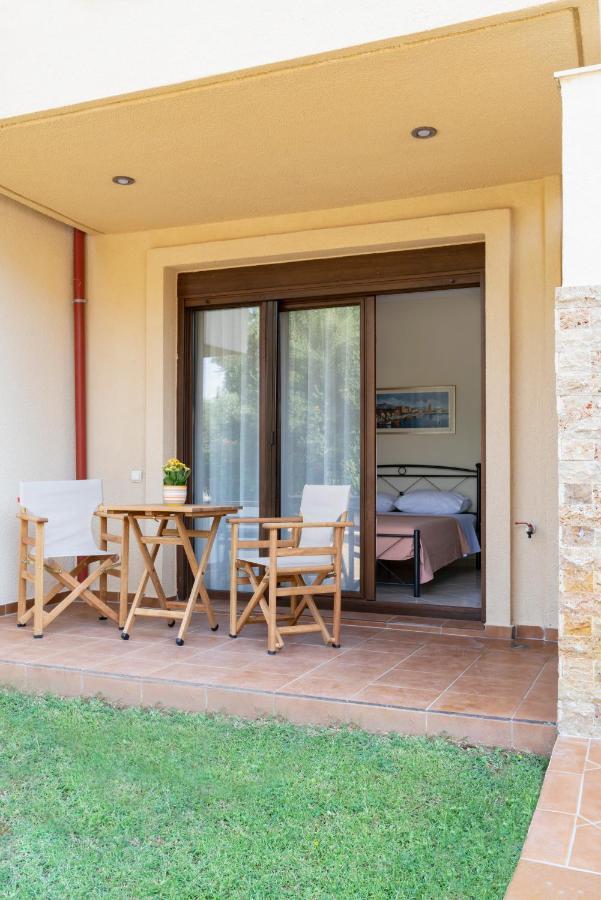 Alexandros Maisonettes Nea Moudania Exteriér fotografie