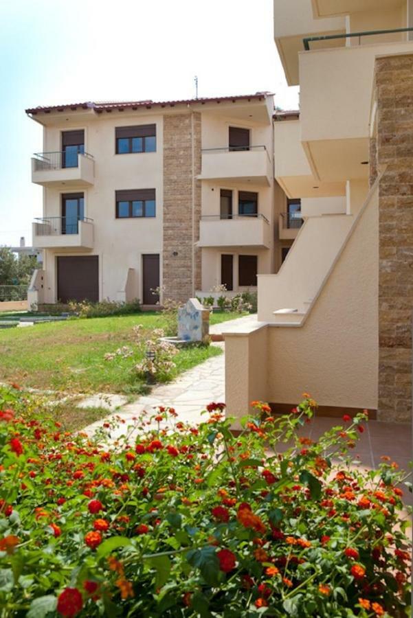 Alexandros Maisonettes Nea Moudania Exteriér fotografie